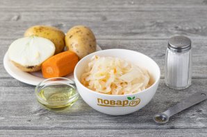 Тушеная кислая капуста с картошкой