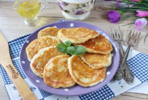 Творожные оладьи с яблоком на кефире