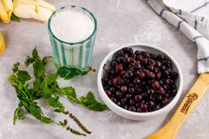 Варенье из черной смородины с мятой