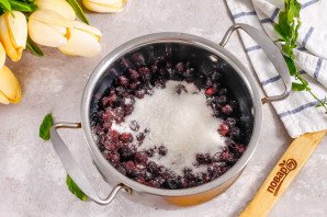 Варенье из черной смородины с мятой