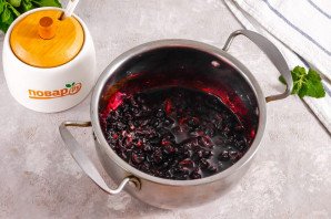 Варенье из черной смородины с мятой