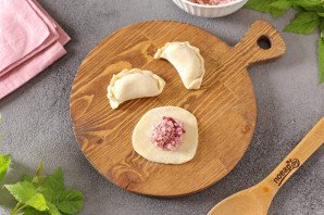 Вареники с творогом и малиной