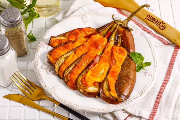 Веер из баклажанов с беконом в духовке