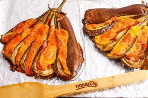 Веер из баклажанов с беконом в духовке