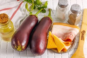 Веер из баклажанов с беконом в духовке