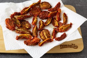 Вяленые помидоры с базиликом