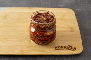 Вяленые помидоры с базиликом