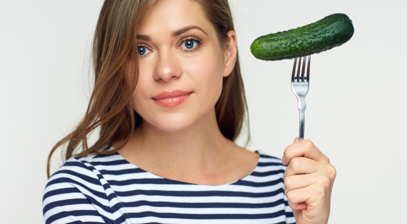 Врач рассказала, кому ни при каких обстоятельствах нельзя есть огурцы, а кому они необходимы — читать на Gastronom.ru
