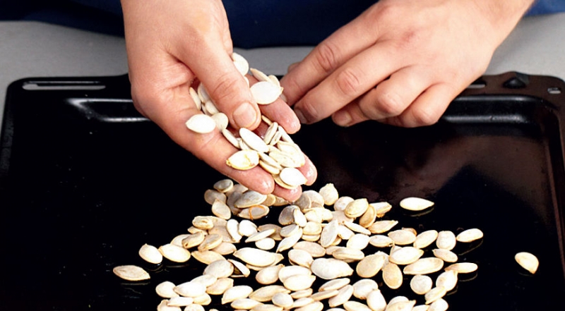 Вред и польза тыквенных семечек. Как их правильно есть?